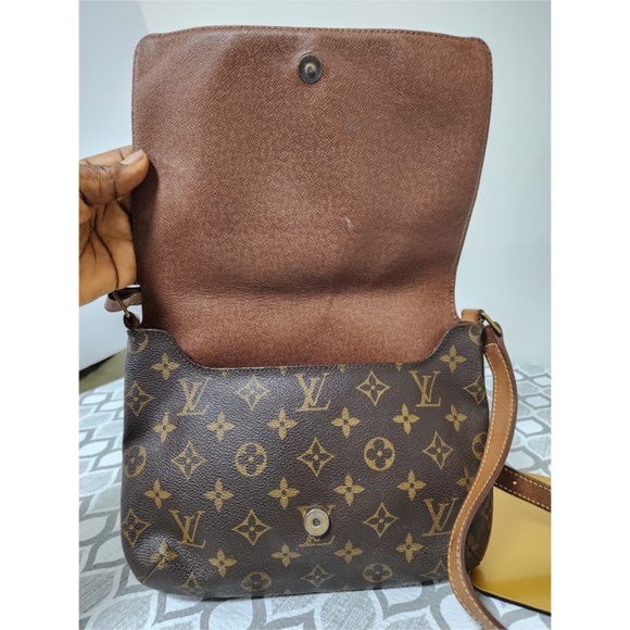 Authentic Louis Vuitton Monogram Canvas Musette Tango Strap Bag - Picture 8 of 15